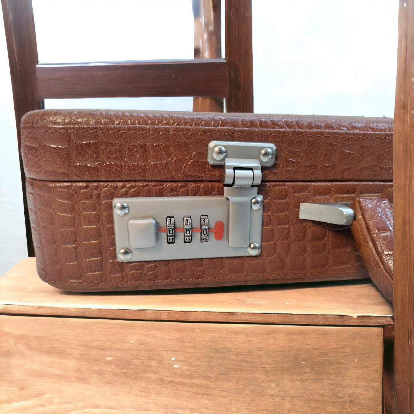 Leather Briefcase for Men Leather Attache Briefcase Corporate Gift Executive Leather Handbag for Men Leather Suitcase